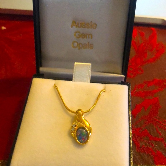 Fiery Opal & Diamond pave pendant necklace 9” 10 k (unmarked) chain new inbox - Picture 2 of 7